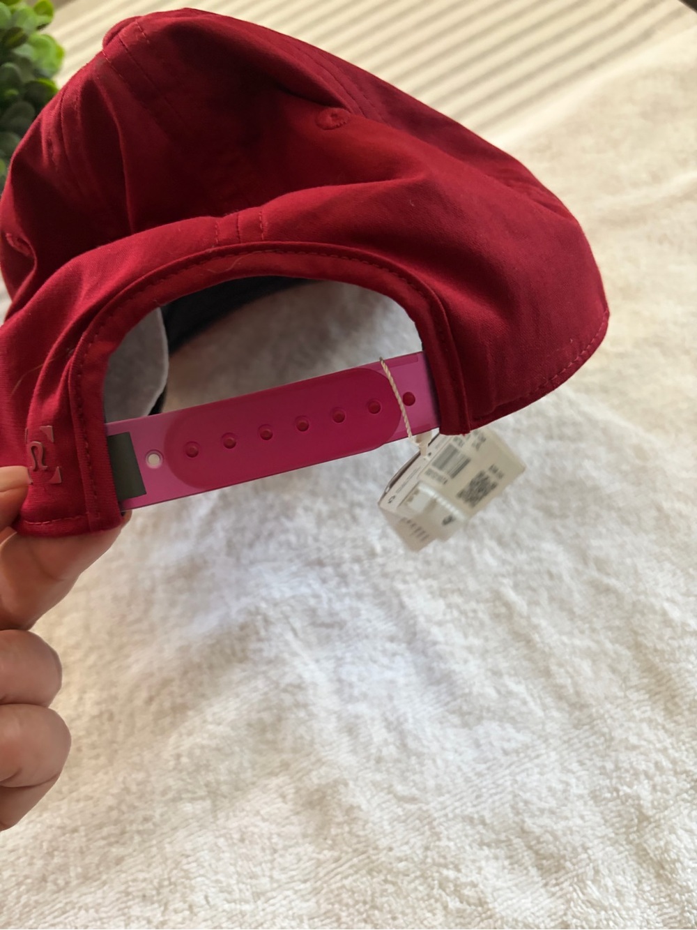 lululemon athletica Hot Red Adjustable Sport Visor - Picture 3 of 4